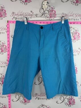 Calvin Klein Flat Front Men's Shorts in a flowy Blue,casual with side pockets